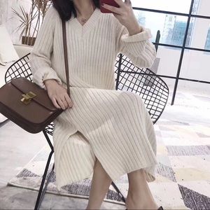 Super comfy white/ beige sweater maxi dress!
